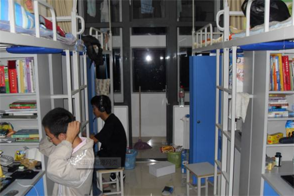 公告速递:富国增利债券发起式基金暂停大额申购、转换转入及定期定额投资业务